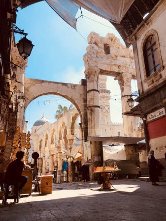 Téléchargez les photos : Damas, Syrie - avril 2023 : Architecture historique dans la vieille ville de Damas, Syrie - en image libre de droit