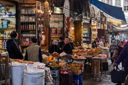 Téléchargez les photos : Damas, Syrie - Mai 2023 : Old Bazaar, Suq Al Hamidiiyah à Damas, Syrie - en image libre de droit