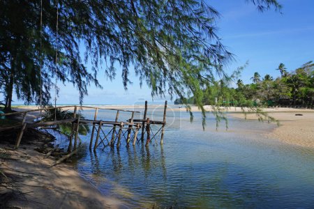 Schöne Meereslandschaft von Pakarang Beach, Khaolak Phang Nga, Thailand, das weltberühmte Reise- und Urlaubsziel. Schöne Meereslandschaft, paradiesische Strandlandschaft