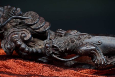 Fondo para todo el festival chino con Auspicioso Animal Pixiu, monedas antiguas y Ruyi, adecuado para el año nuevo chino, festival de primavera, día de barrido de tumbas, barco del dragón y el festival de otoño o luna mediados