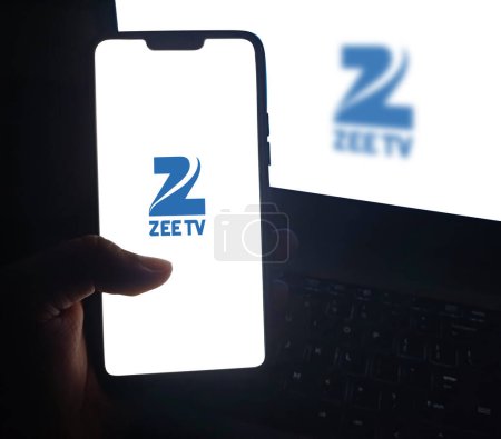 Téléchargez les photos : Zee Entertainment est une plate-forme de streaming de l'Inde, application mobile ouvert fond éditorial - en image libre de droit