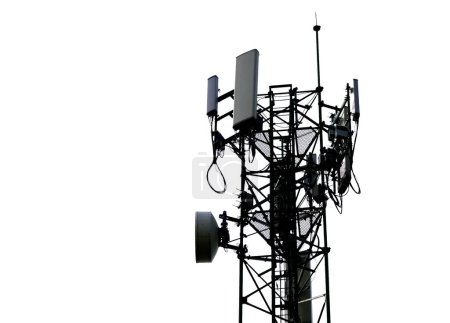 Foto de Torre de telecomunicaciones con antenas. la antena en el cielo. torre con antenas. antena del teléfono. - Imagen libre de derechos
