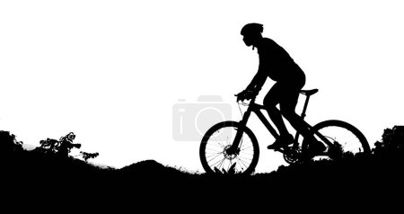 Téléchargez les photos : Silhouette de l'homme à vélo sur la piste de montagne - en image libre de droit