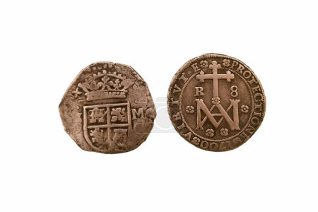 ehemalige spanische Silbermünze isoliert auf weißem Hintergrund ehemaliges Zahlungsmittel