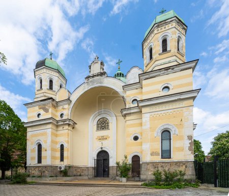 Téléchargez les photos : Sofia, Bulgarie. Mai 2023. vue extérieure de l'église orthodoxe des saints Cyrille et Méthode, dans le centre-ville - en image libre de droit