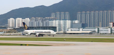 Foto de Singapore Airline Airbus A380-800 operado en el Aeropuerto Internacional de Hong Kong, Hong Kong. - Imagen libre de derechos