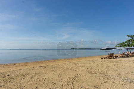 Téléchargez les photos : Sanur Beach during the day. - en image libre de droit
