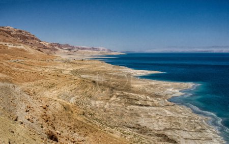 Le rivage de la mer Morte en Israël
