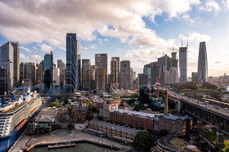 Vista panorámica de Sydney. Drone foto de edificios modernos de la ciudad, rascacielos, calles. Países Bajos