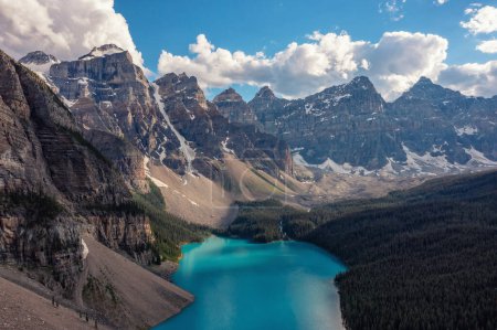 Téléchargez les photos : Nature magique du lac Louise dans le parc national Banff, Canada. Inspiration. Voyages et loisirs - en image libre de droit