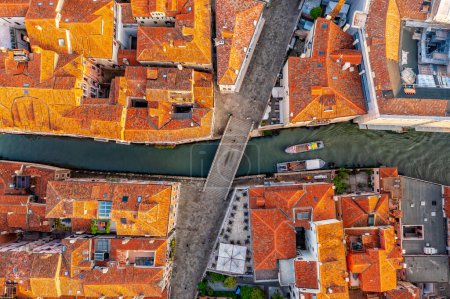 Vista panorámica de Venecia, Cannareggio, Italia. Techos y calles de baldosas. Edificios históricos Turismo