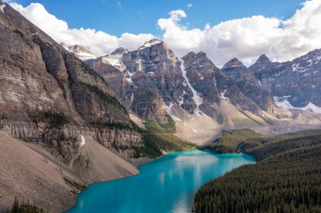 Téléchargez les photos : Nature magique du lac Louise dans le parc national Banff, Canada. Inspiration. Voyages et loisirs - en image libre de droit
