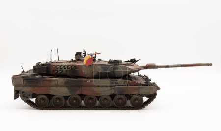 Téléchargez les photos : Char de combat principal Leopard 2A6 allemand modèle réduit 1 35 - en image libre de droit
