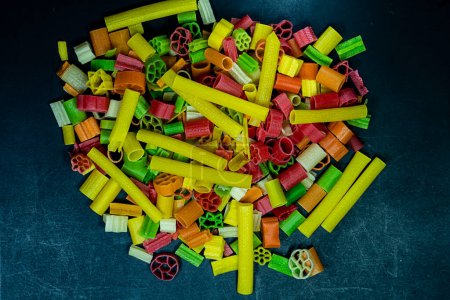 Foto de Fryums de alimentos en diferentes formas y tamaños de colores - Imagen libre de derechos