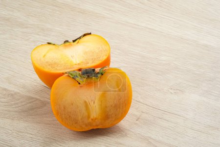 Frische reife Persimmon oder Kesemek-Früchte 