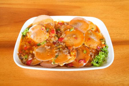 Téléchargez les photos : Srimping Saos Padang, pétoncles à la sauce salée et épicée - en image libre de droit