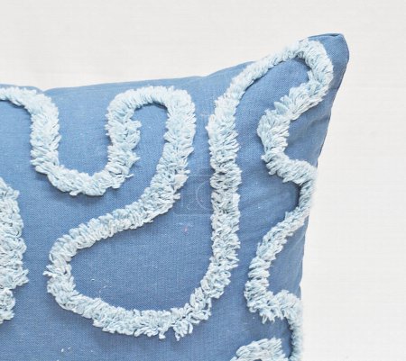 Hand Tufted Woven Cushion and pillow cover with high-resolution