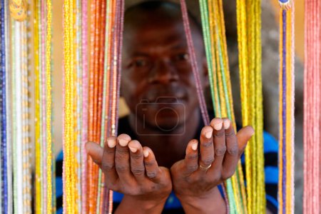 Téléchargez les photos : Smiling african man. Portrait.  Lome. Togo. - en image libre de droit