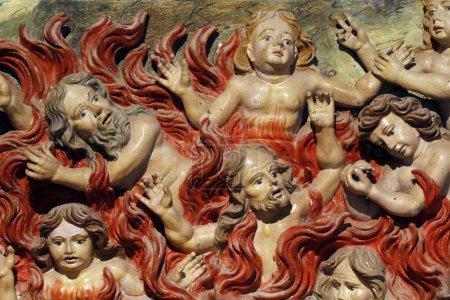 Foto de El último juicio. Los condenados al infierno. Iglesia de Notre Dame de la Gorge. Francia. - Imagen libre de derechos