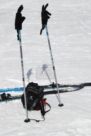 Téléchargez les photos : Piste de ski pendant le confinement. Pandémie de Covid-19. Saint-Gervais. France. - en image libre de droit