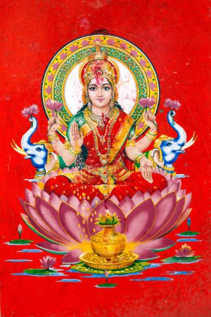Foto de Lakshmi es una de las principales diosas del hinduismo. Ella es la diosa de la riqueza, la fortuna, el poder, la belleza y la prosperidad. Katmandú. Nepal. - Imagen libre de derechos