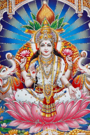 Téléchargez les photos : Lakshmi, la femme de Vishnu, est la déesse de la prospérité, de la bonne fortune et de la beauté. - en image libre de droit