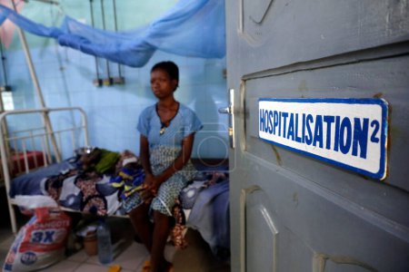 Téléchargez les photos : Hôpital africain. Service pédiatrique. Bénin. - en image libre de droit
