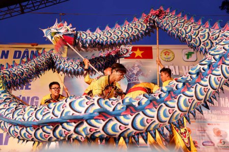 Téléchargez les photos : Danses dragons, Nouvel An chinois. Ho Chi Minh-ville. Viêt Nam. - en image libre de droit