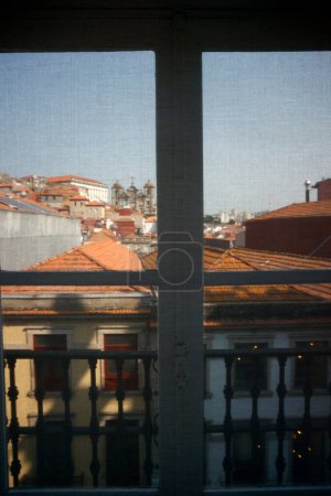 Blick auf Porto aus einem Fenster. Porto. Portugal. 