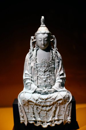 Guanyin, bodhisattva of mercy. China, Yuan dynasty, 13 th century. Paris. France.