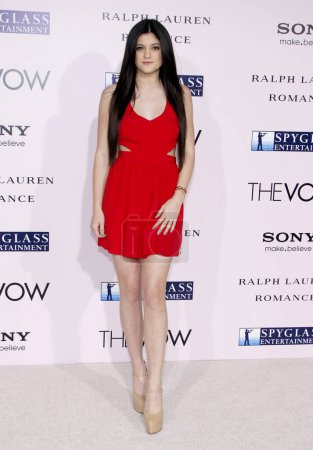 Foto de Kylie Jenner en el estreno en Los Ángeles de 'The Vow' celebrado en el Grauman 's Chinese Theatre en Hollywood el 6 de febrero de 2012. - Imagen libre de derechos