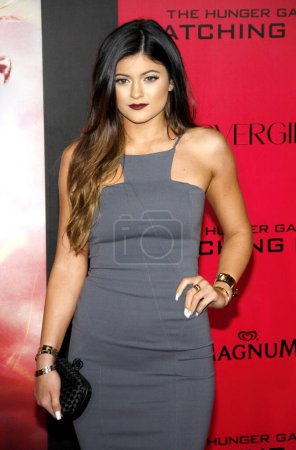 Téléchargez les photos : Kylie Jenner lors de la première de Los Angeles de "The Hunger Games : Catching Fire" au Nokia Theatre L.A. Live à Los Angeles, États-Unis le 18 novembre 2013. - en image libre de droit