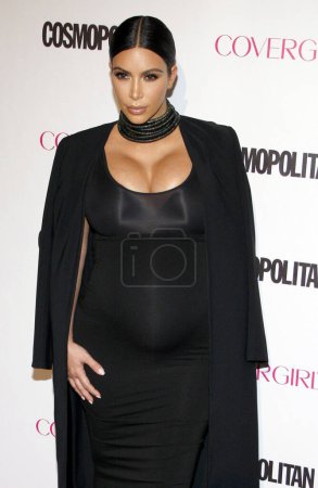 Foto de Kim Kardashian at the Cosmopolitan's 50th Birthday Celebration held at the Ysabel in West Hollywood, USA on October 12, 2015. - Imagen libre de derechos