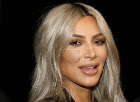 Téléchargez les photos : Kim Kardashian at the 2017 LACMA Art + Film Gala held at the LACMA in Los Angeles, USA on November 4, 2017. - en image libre de droit