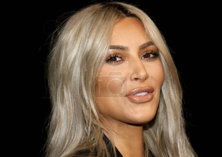 Foto de Kim Kardashian en la Gala de Cine LACMA Art + 2017 celebrada en la LACMA en Los Ángeles, EE.UU. el 4 de noviembre de 2017. - Imagen libre de derechos