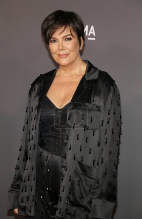 Foto de Kris Jenner at the 2017 LACMA Art + Film Gala held at the LACMA in Los Angeles, USA on November 4, 2017. - Imagen libre de derechos