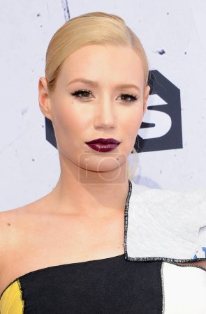 Téléchargez les photos : Iggy Azalea at the 2016 iHeartRadio Music Awards held at the Forum in Inglewood, USA on April 3, 2016. - en image libre de droit
