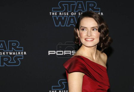 Téléchargez les photos : Daisy Ridley à la première mondiale de "Star Wars : The Rise Of Skywalker" de Disney au Dolby Theatre à Hollywood, États-Unis, le 16 décembre 2019
. - en image libre de droit