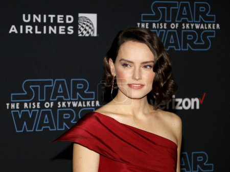 Foto de Daisy Ridley en el estreno mundial de 'Star Wars: The Rise Of Skywalker' de Disney celebrado en el Dolby Theatre en Hollywood, Estados Unidos el 16 de diciembre de 2019
. - Imagen libre de derechos