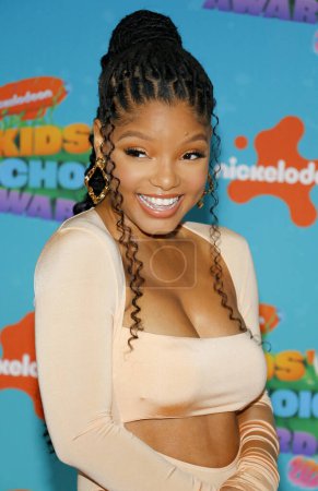 Foto de Halle Bailey at the Nickelodeon Kids' Choice Awards 2023 held at the Microsoft Theater in Los Angeles, USA on March 4, 2023 - Imagen libre de derechos