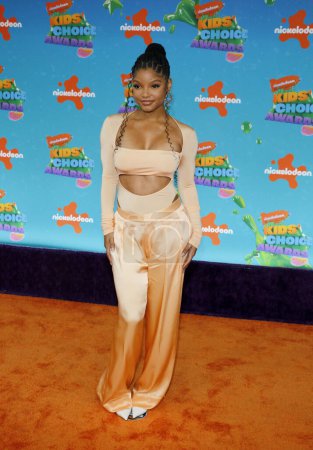 Foto de Halle Bailey at the Nickelodeon Kids' Choice Awards 2023 held at the Microsoft Theater in Los Angeles, USA on March 4, 2023. - Imagen libre de derechos
