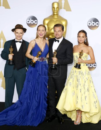 Téléchargez les photos : Mark Rylance, Brie Larson, Leonardo DiCaprio et Alicia Vikander lors de la 88e cérémonie annuelle des Academy Awards - Salle de presse qui s'est tenue au Loews Hollywood Hotel à Hollywood, États-Unis le 28 février 2016. - en image libre de droit