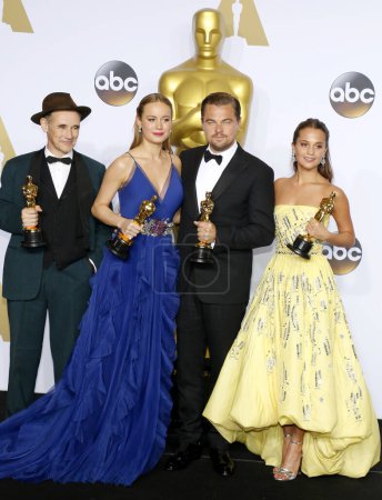 Foto de Mark Rylance, Brie Larson, Leonardo DiCaprio y Alicia Vikander en los 88º Premios Anuales de la Academia - Sala de Prensa celebrada en el Loews Hollywood Hotel en Hollywood, EE.UU. el 28 de febrero de 2016. - Imagen libre de derechos