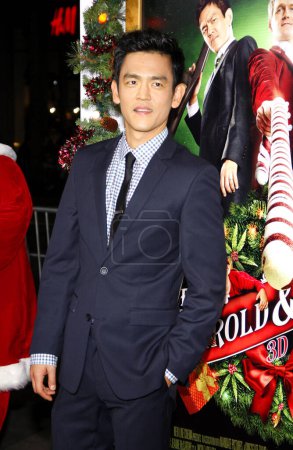 Foto de John Cho en el estreno en Los Ángeles de 'A Very Harold & Kumar 3D Christmas' celebrado en el Grauman 's Chinese Theater en Hollywood, EE.UU. el 2 de noviembre de 2011. - Imagen libre de derechos