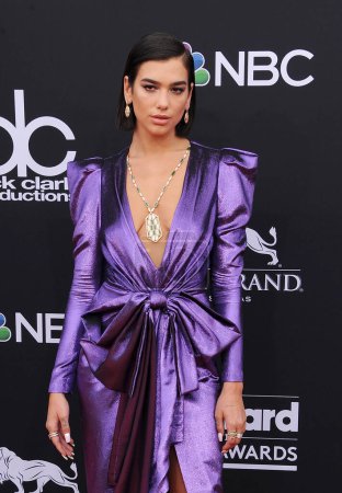 Téléchargez les photos : Dua Lipa at the 2018 Billboard Music Awards held at the MGM Grand Garden Arena in Las Vegas, USA on May 20, 2018. - en image libre de droit