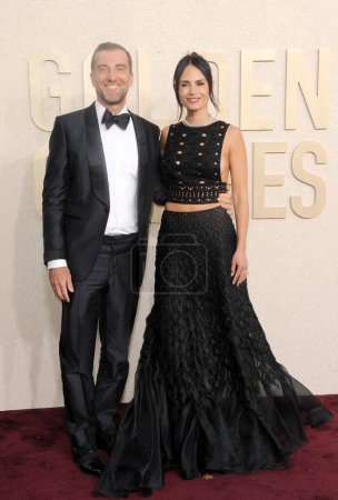 Foto de Jordana Brewster y Mason Morfit en los 81º Premios Globo de Oro celebrados en el Beverly Hilton Hotel en Beverly Hills, EE.UU. el 7 de enero de 2024. - Imagen libre de derechos