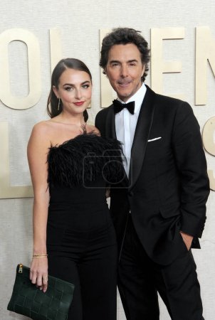 Foto de Sophie Levy y Shawn Levy en los 81st Annual Golden Globe Awards celebrados en el Beverly Hilton Hotel en Beverly Hills, EE.UU. el 7 de enero de 2024. - Imagen libre de derechos