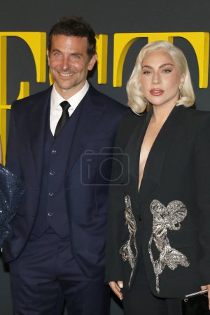 Foto de Lady Gaga y Bradley Cooper en la proyección especial del 'Maestro' de Netflix celebrada en el Academy Museum of Motion Pictures en Los Ángeles, EE.UU. el 12 de diciembre de 2023. - Imagen libre de derechos