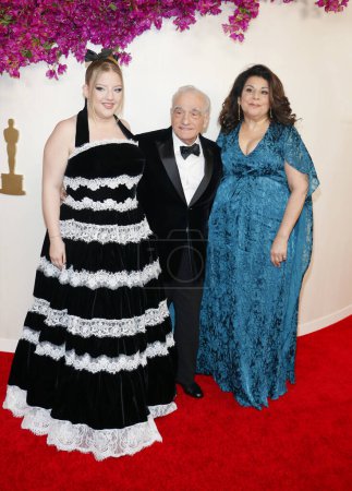 Foto de Cathy Scorsese, Martin Scorsese y Francesca Scorsese en los VI Premios Anuales de la Academia celebrados en el Dolby Theater en Hollywood, EE.UU. el 10 de marzo de 2024. - Imagen libre de derechos