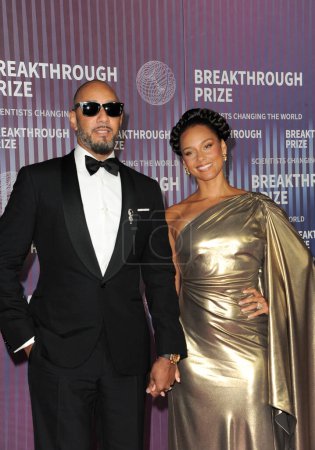 Photo for Swizz Beatz and Alicia Keys at the 10th Annual Breakthrough Prize Ceremony held at the Academy Museum of Motion Pictures in Los Angeles, USA on April 13, 2024. - Royalty Free Image